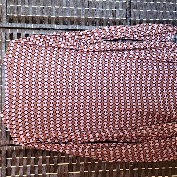 Chic Diamond Patterned Women's Blouse - Picture 5 of 5